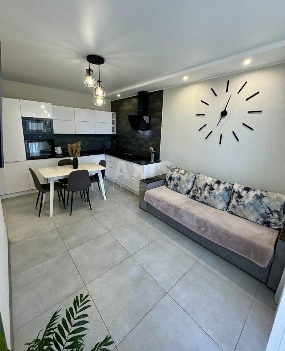 2k apartment vul. Revuc'kogo 400