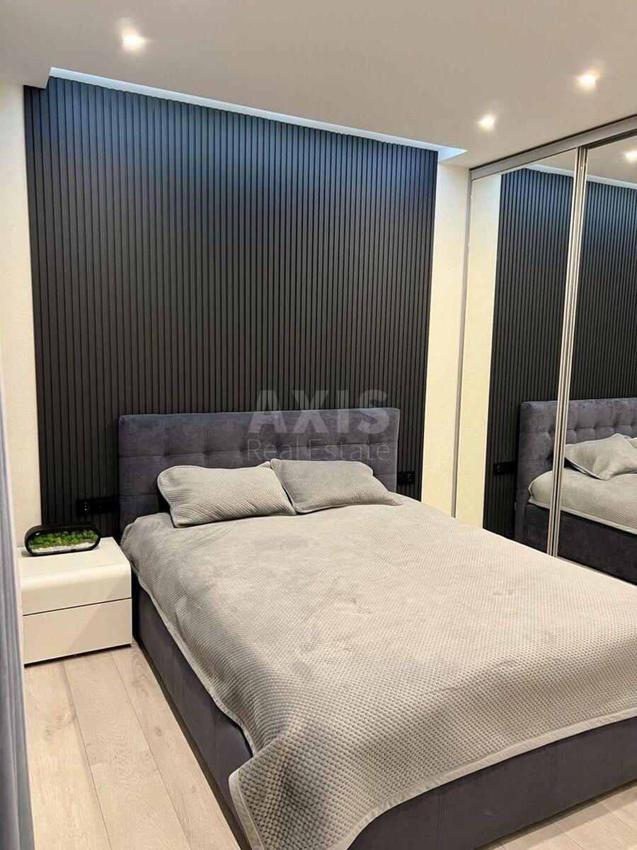 2k apartment vul. Chervonopil's'ka 2Г3