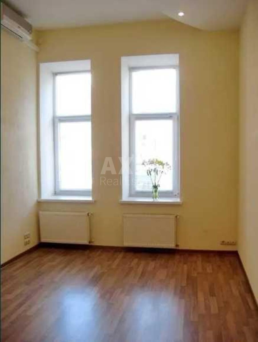 Office vul. Velyka Vasyl'kivs'ka 82, 90m20