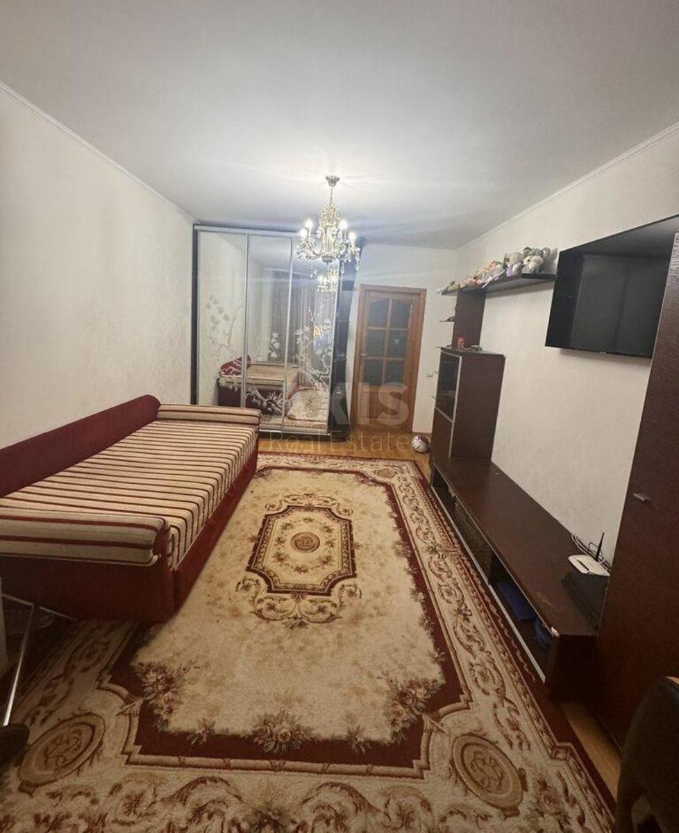 3k apartment vul. Pryluzhna 4/157
