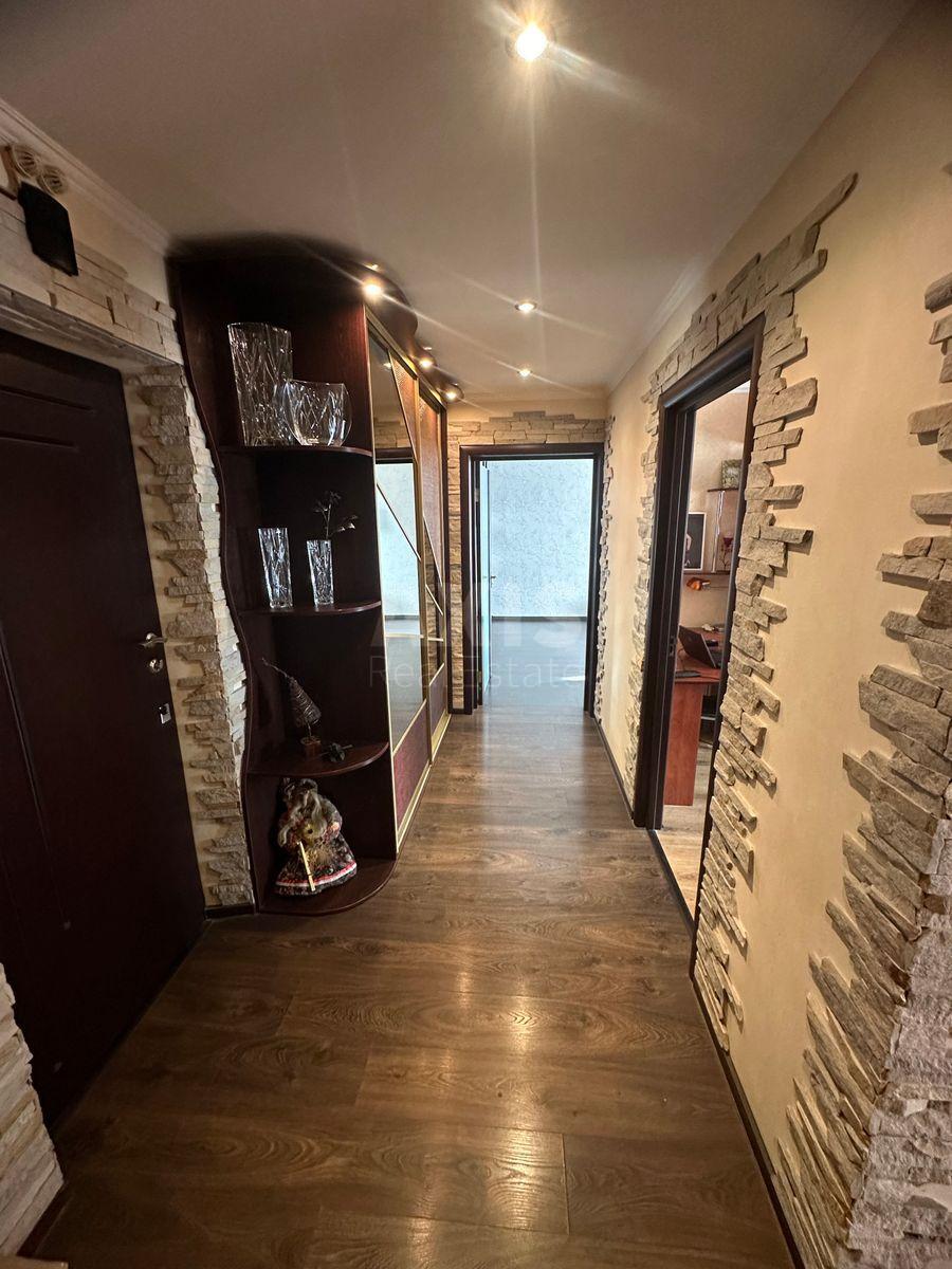 2k apartment bul. Darnyc'kyj 108