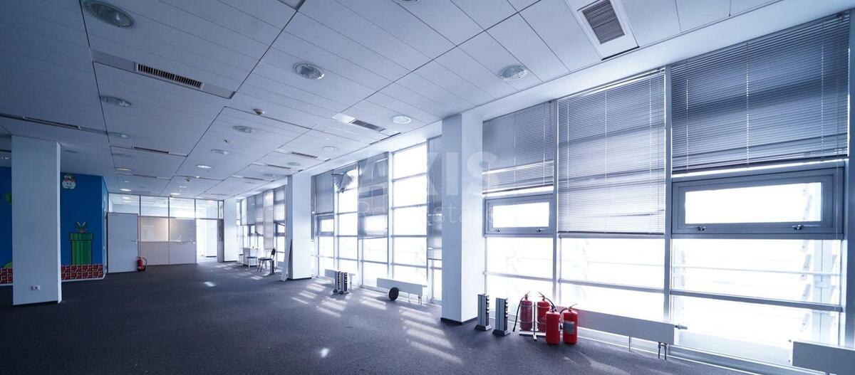 Office vul. Novokostjantynivs'ka 18, 640m24