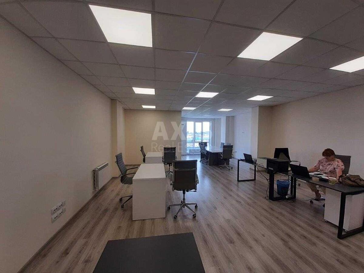 Office vul. Kostjantynivs'ka 75, 90m25