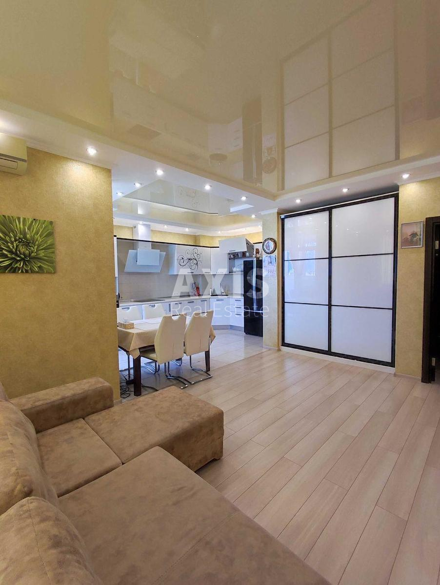 1k apartment vul. Revuc'kogo 7В45337