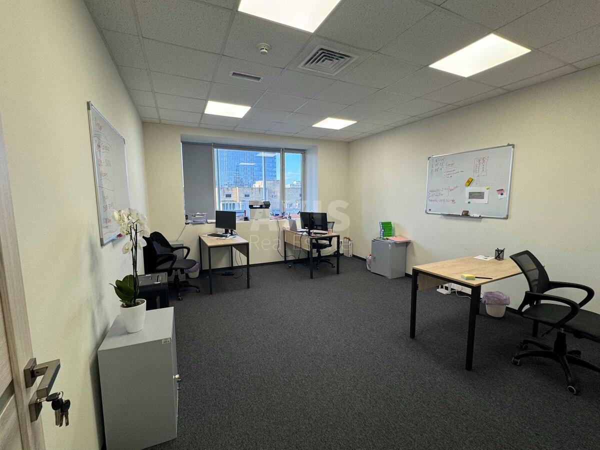 Office pl. Sportyvna 1А, 118m2