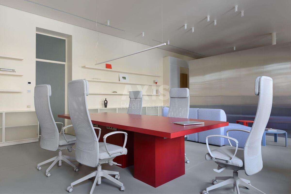 Office vul. Zhyljans'ka 5/60, 100m21