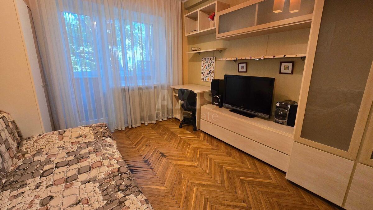 2k apartment vul. Vyborz'ka 17/196