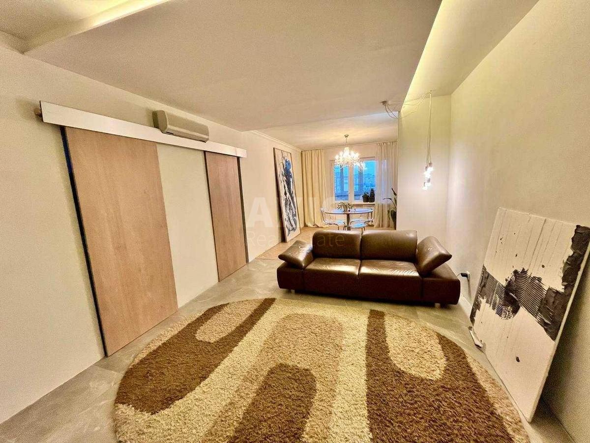 3k apartment vul. Bal'zaka Onore de 55В7