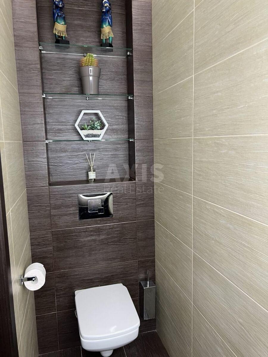 2k apartment vul. Chervonopil's'ka 2Г4