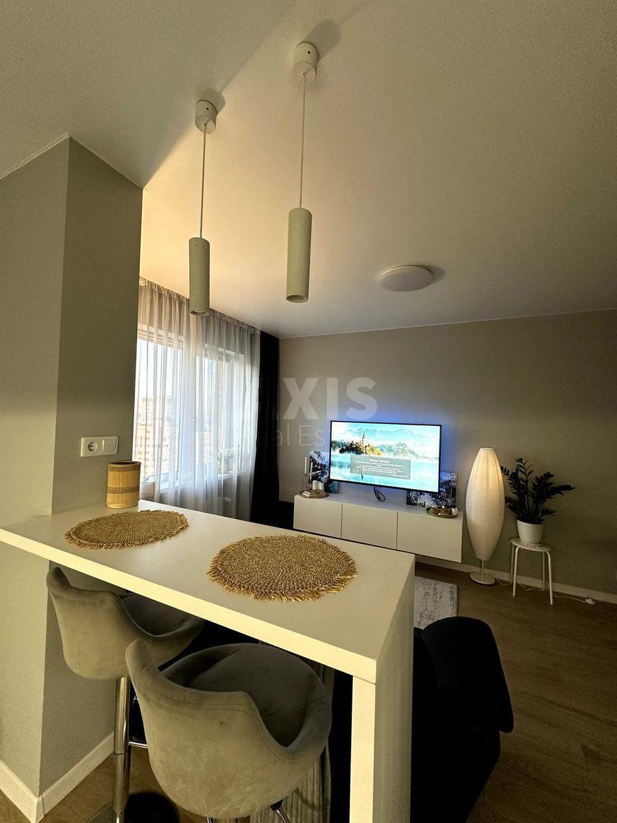 3k apartment vul. Novopol'ova 20