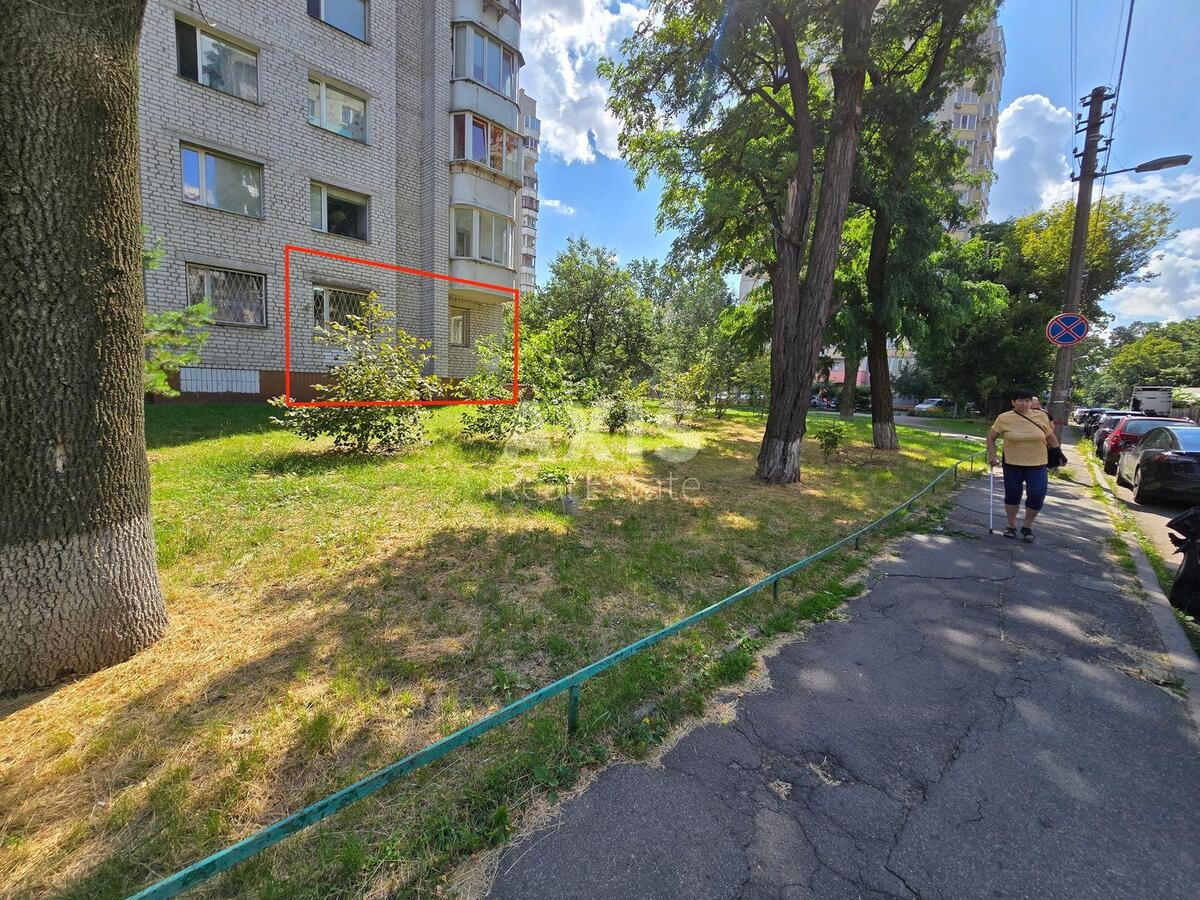 Office pr-t Berestejskij 93, 62m2