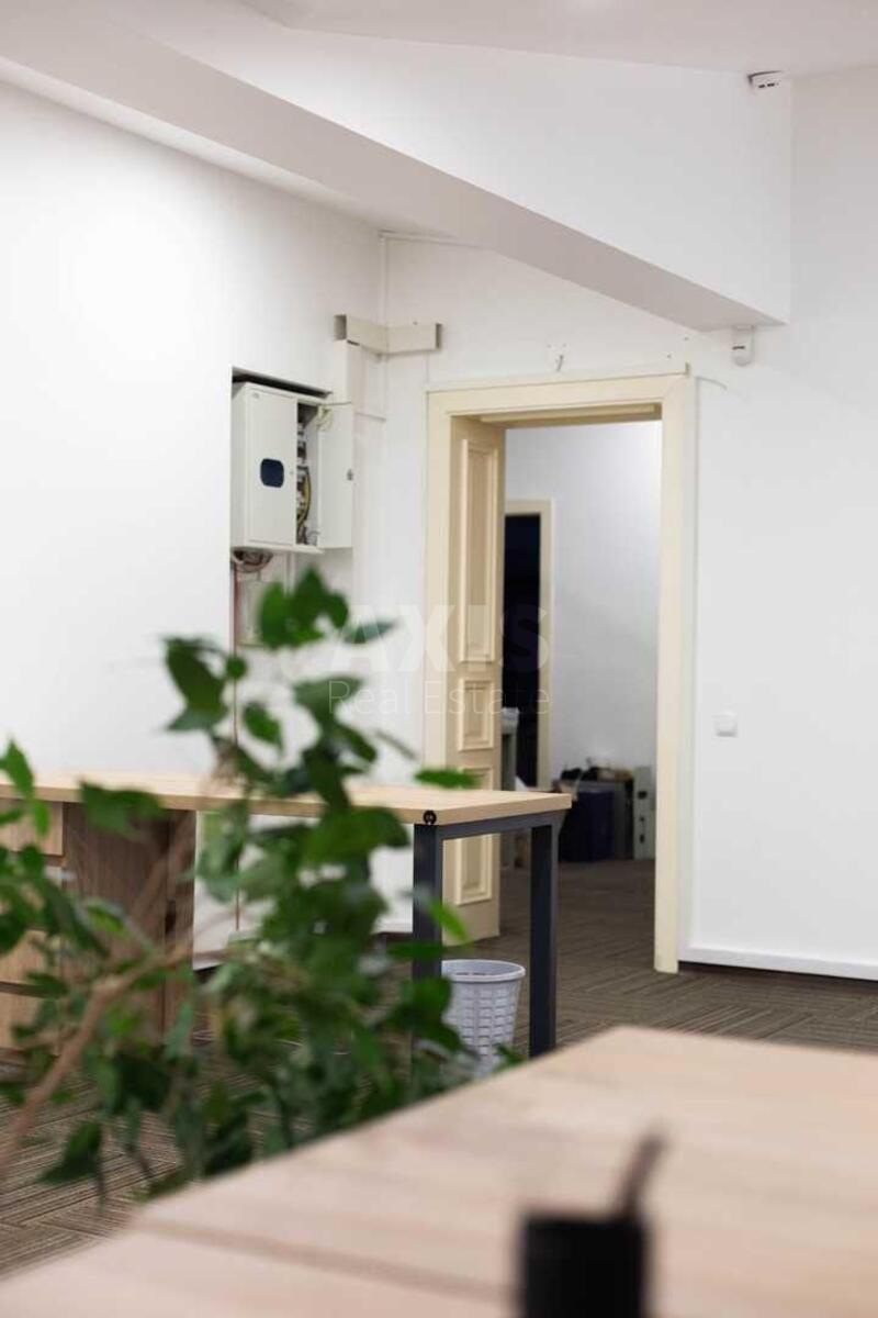 Office vul. Pymonenka Mykoly 13, 260m24