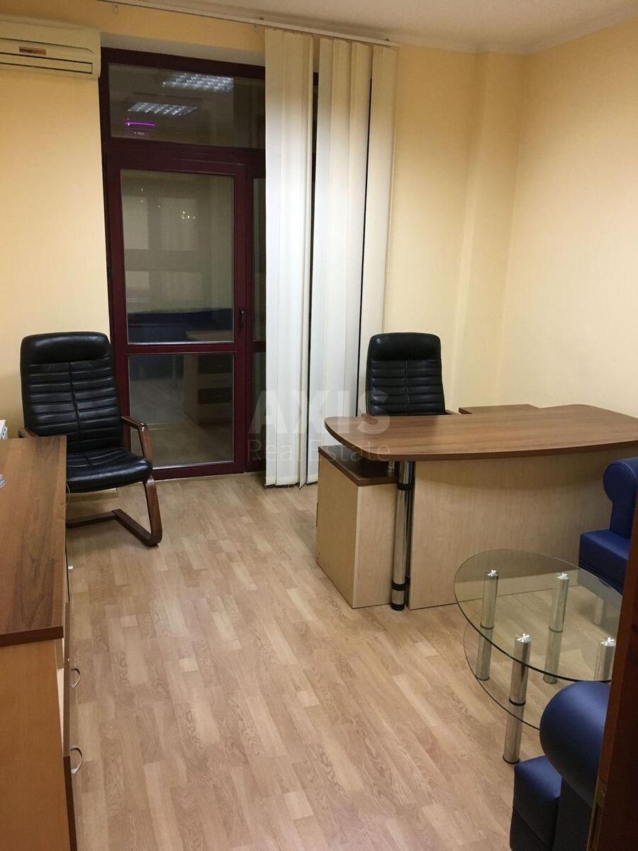 Office vul. Rustaveli Shota 44, 80m23