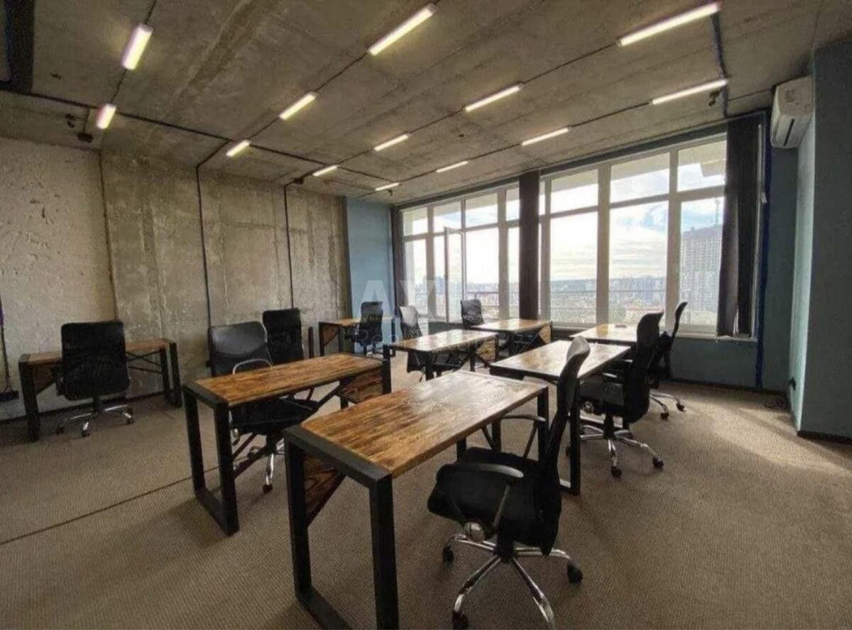 Office vul. Jevgena Konoval'cja 44А, 164m26