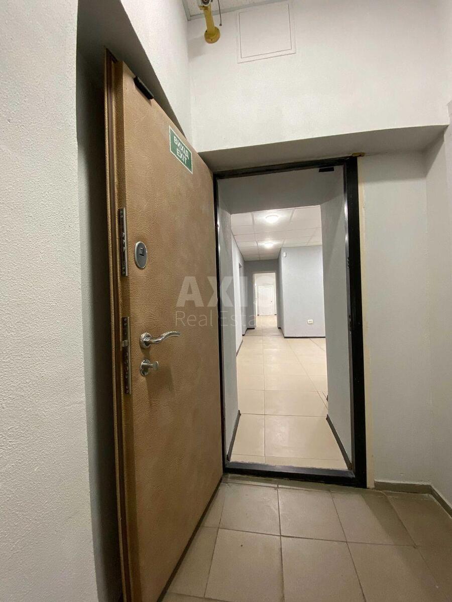Office vul. Ches'ka 9, 124m21