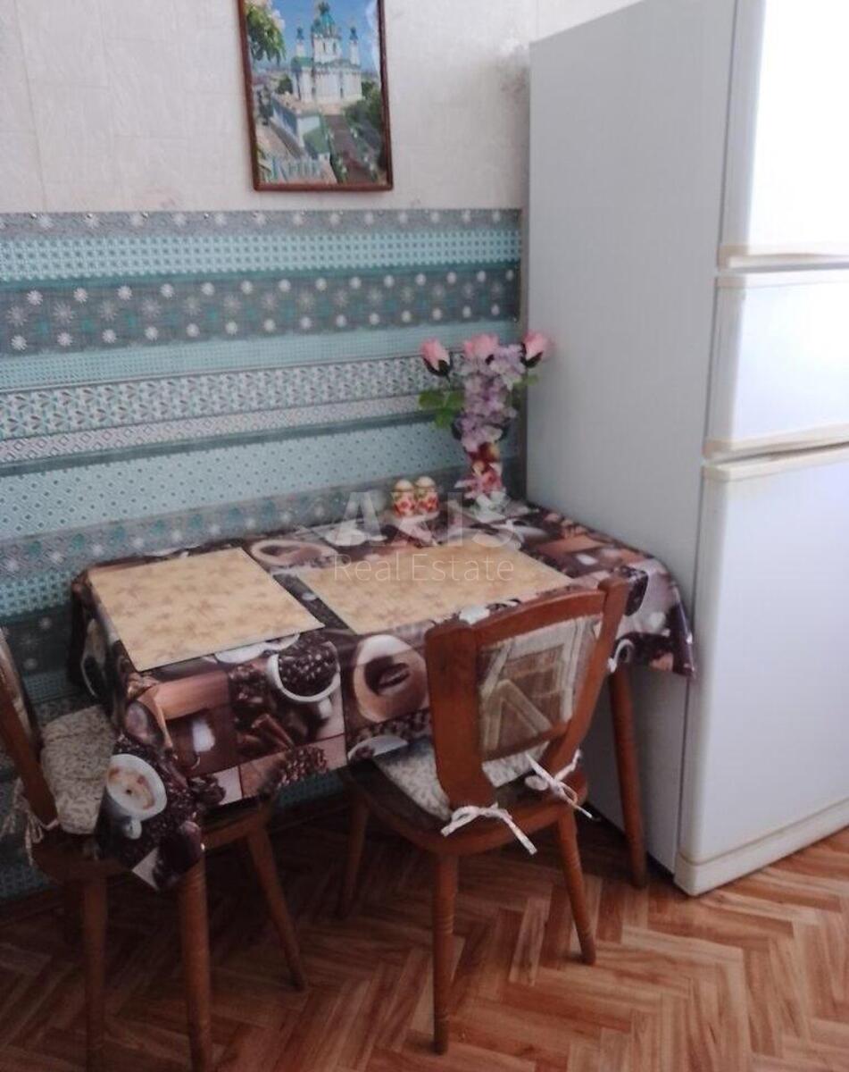 2k apartment vul. Simferopol's'ka 5/11