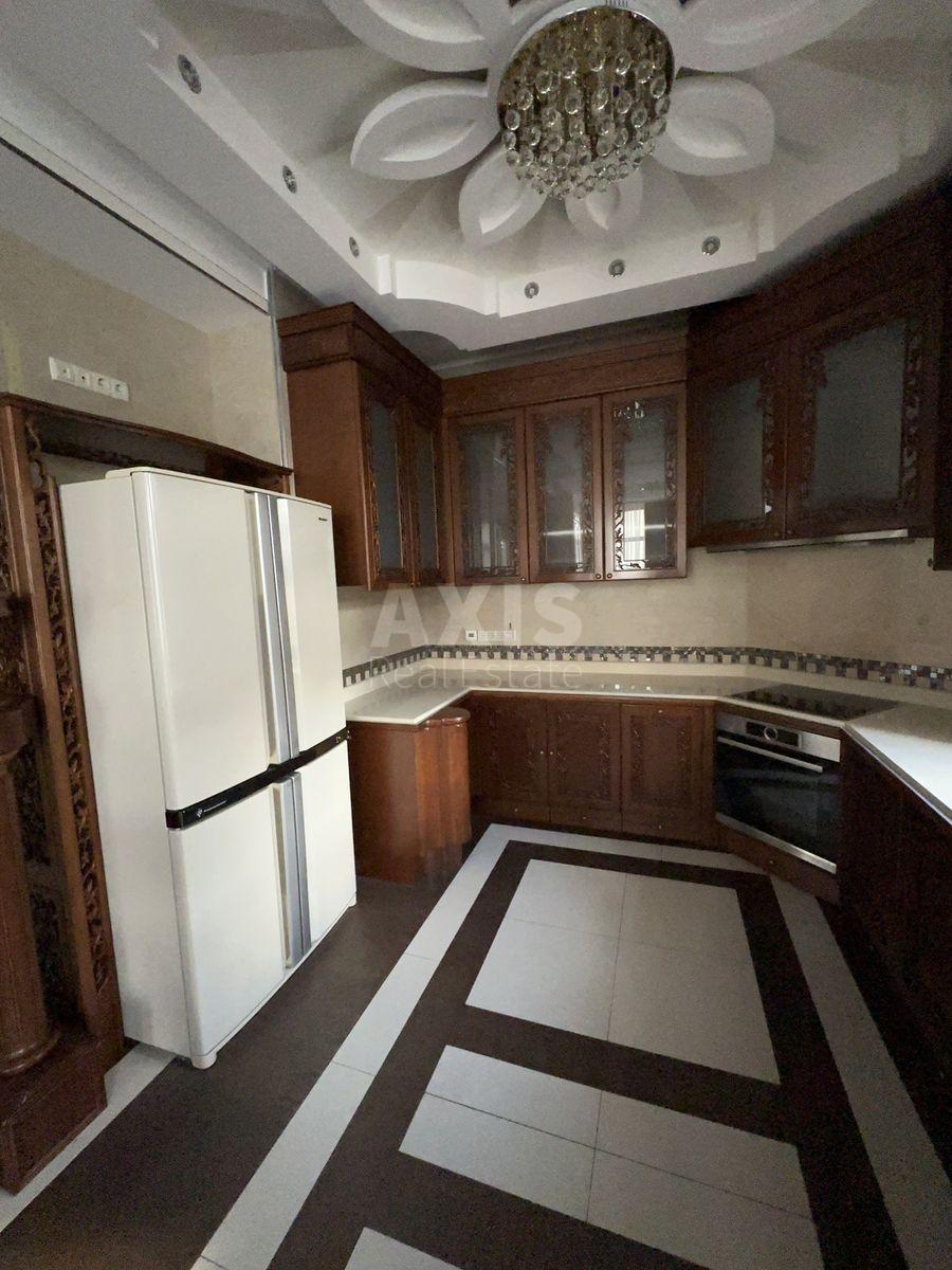 House vul. Bogatyrs'ka, 420m2, Kyiv city5