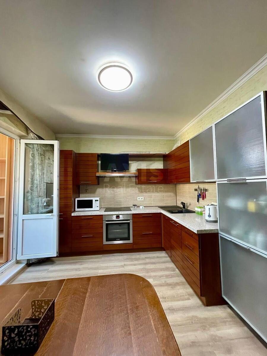 1k apartment vul. Rudenko Larysy 8