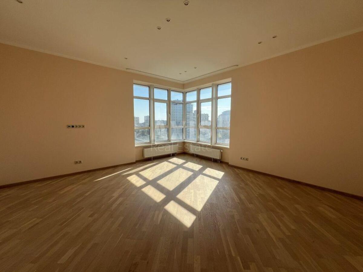Office uzv. Klovs'kyj 7, 200m24