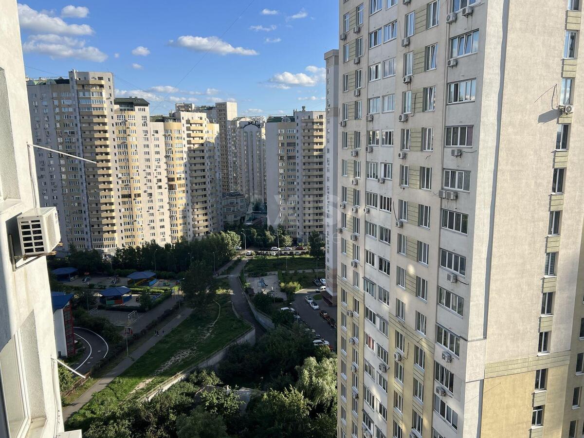 1k apartment vul. Urlivs'ka 23Б8