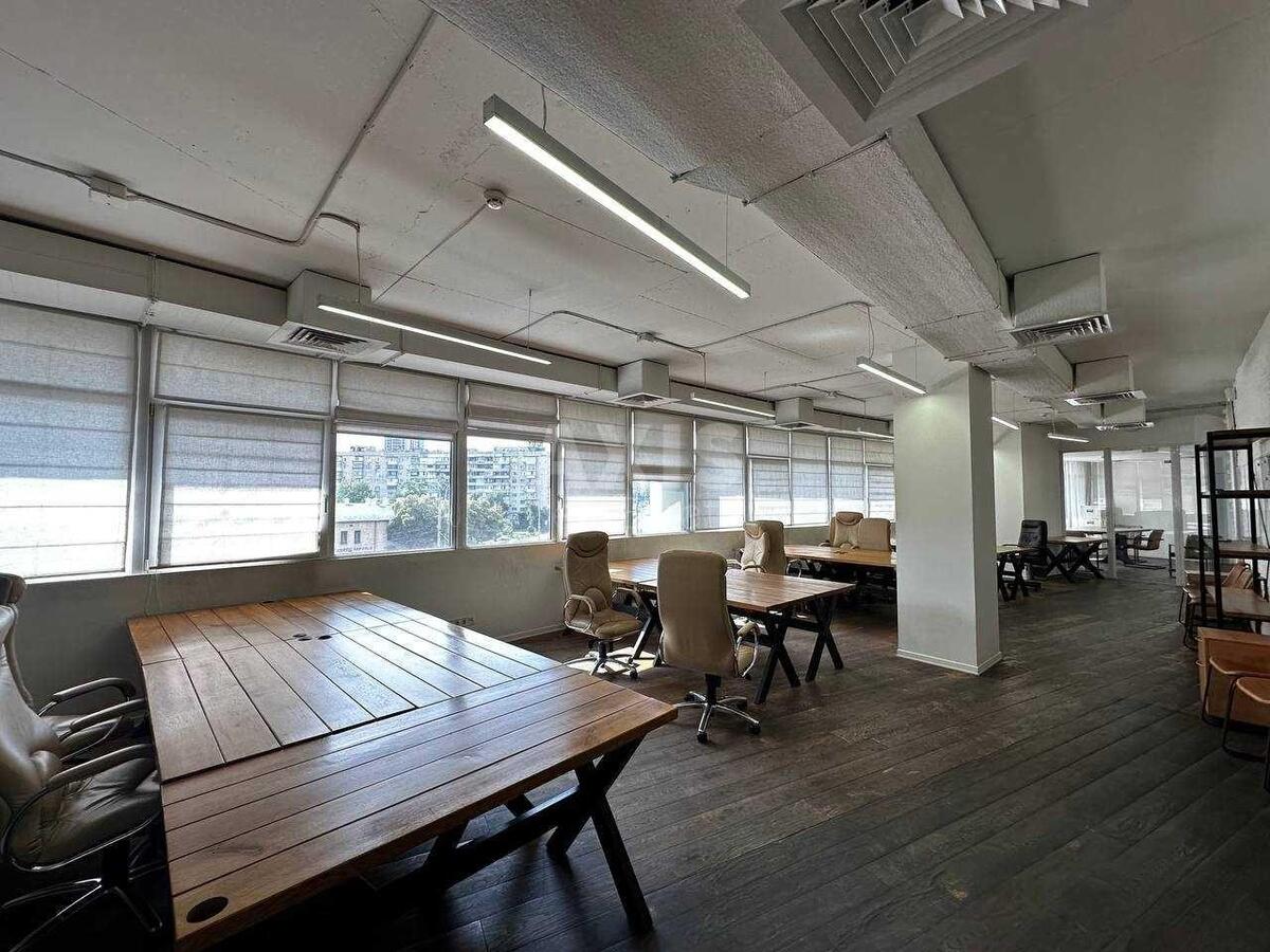 Office bul. Lesi Ukrai'nky 23, 232m2572577