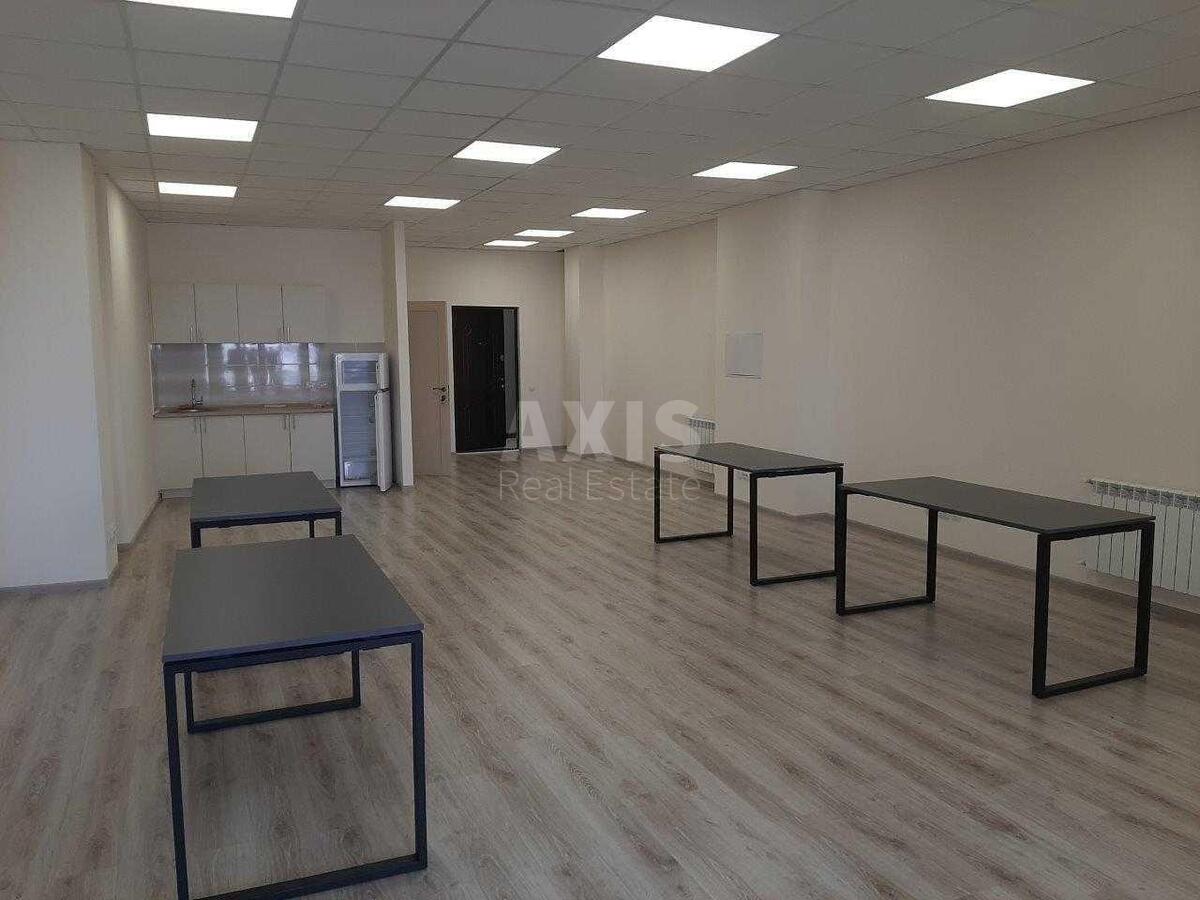 Office vul. Kostjantynivs'ka 75, 90m26