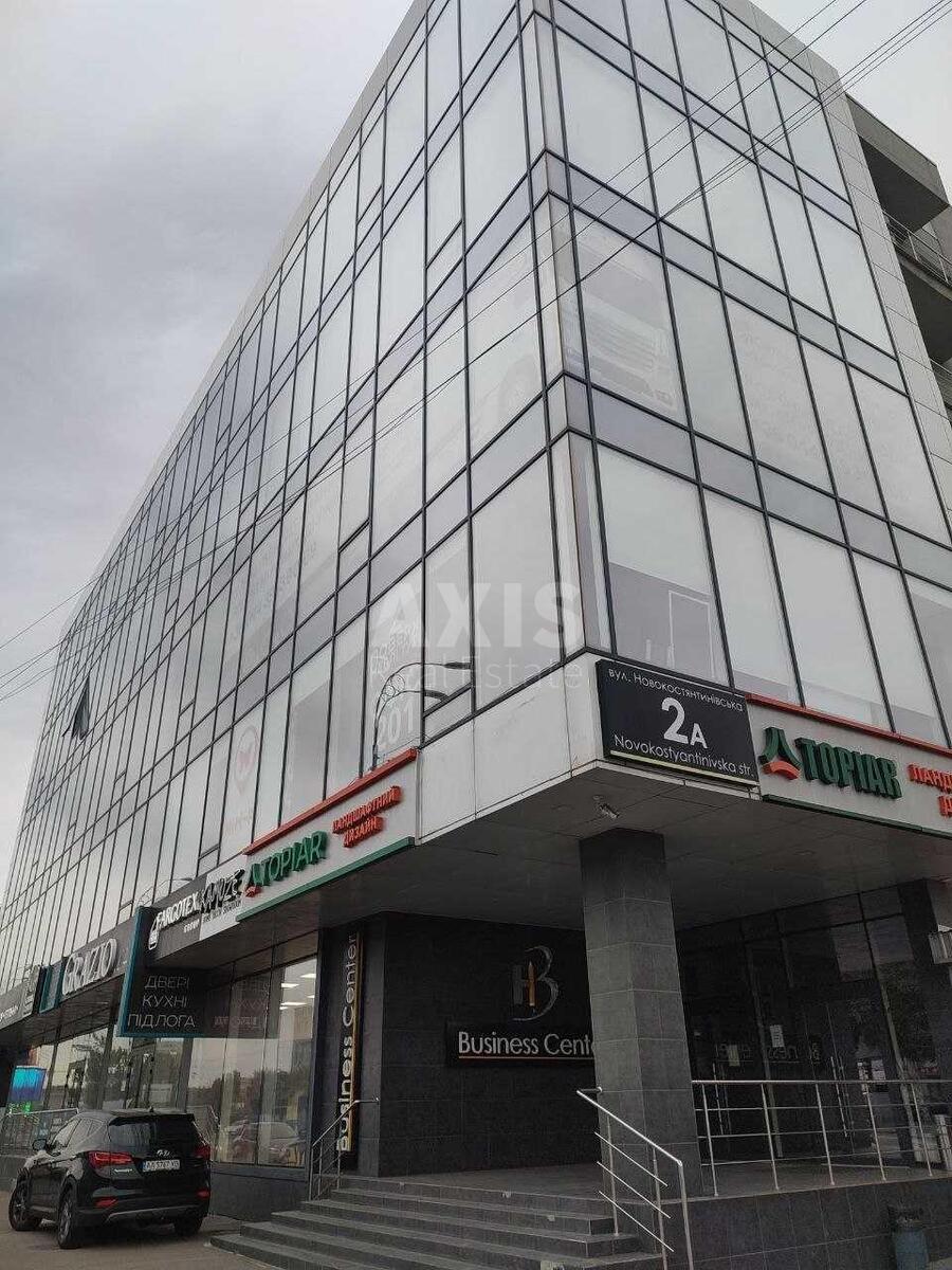 Office vul. Kyrylivs'ka 160, 517m2