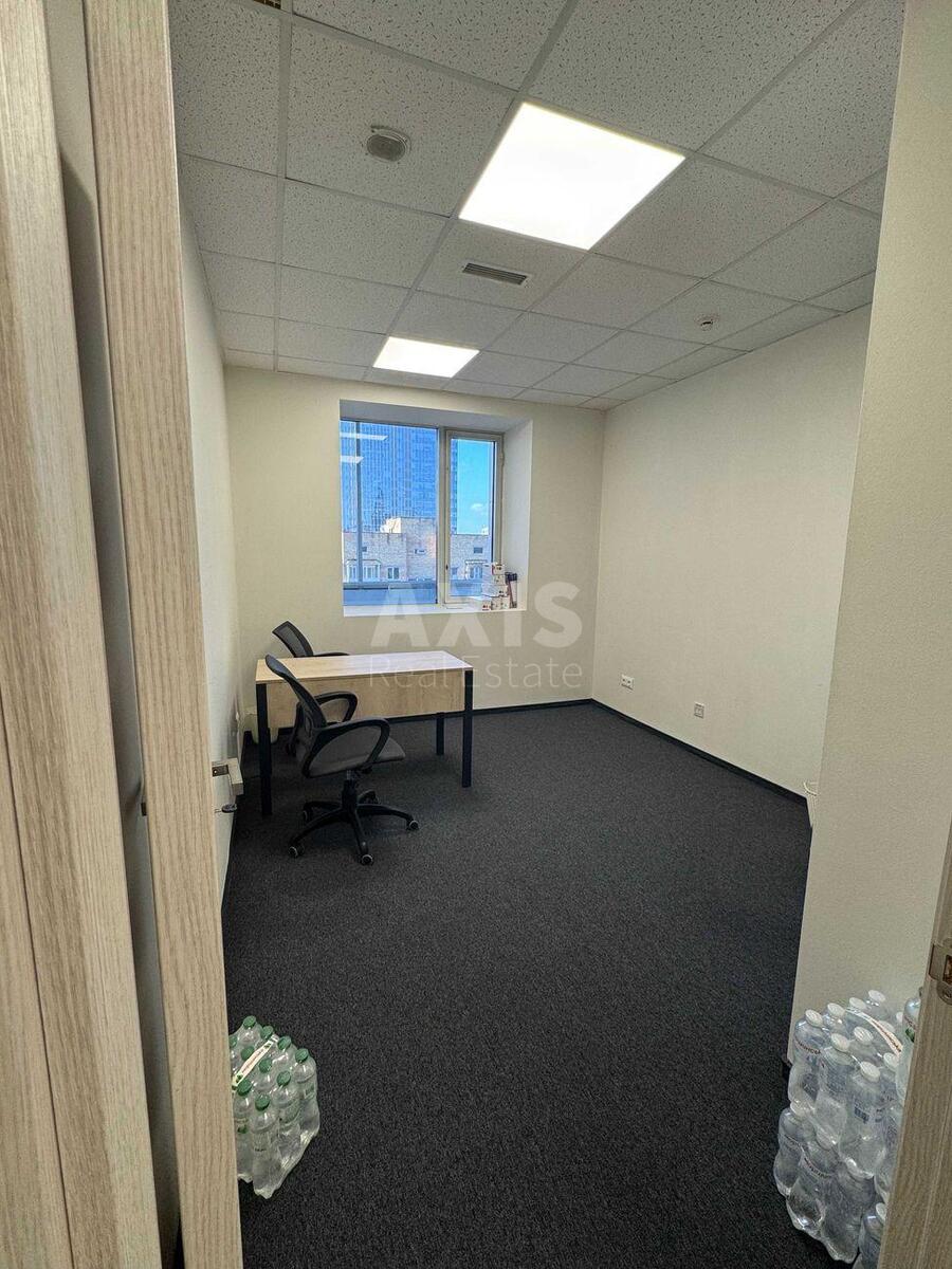 Office vul. Shovkovychna 42/44, 155m20