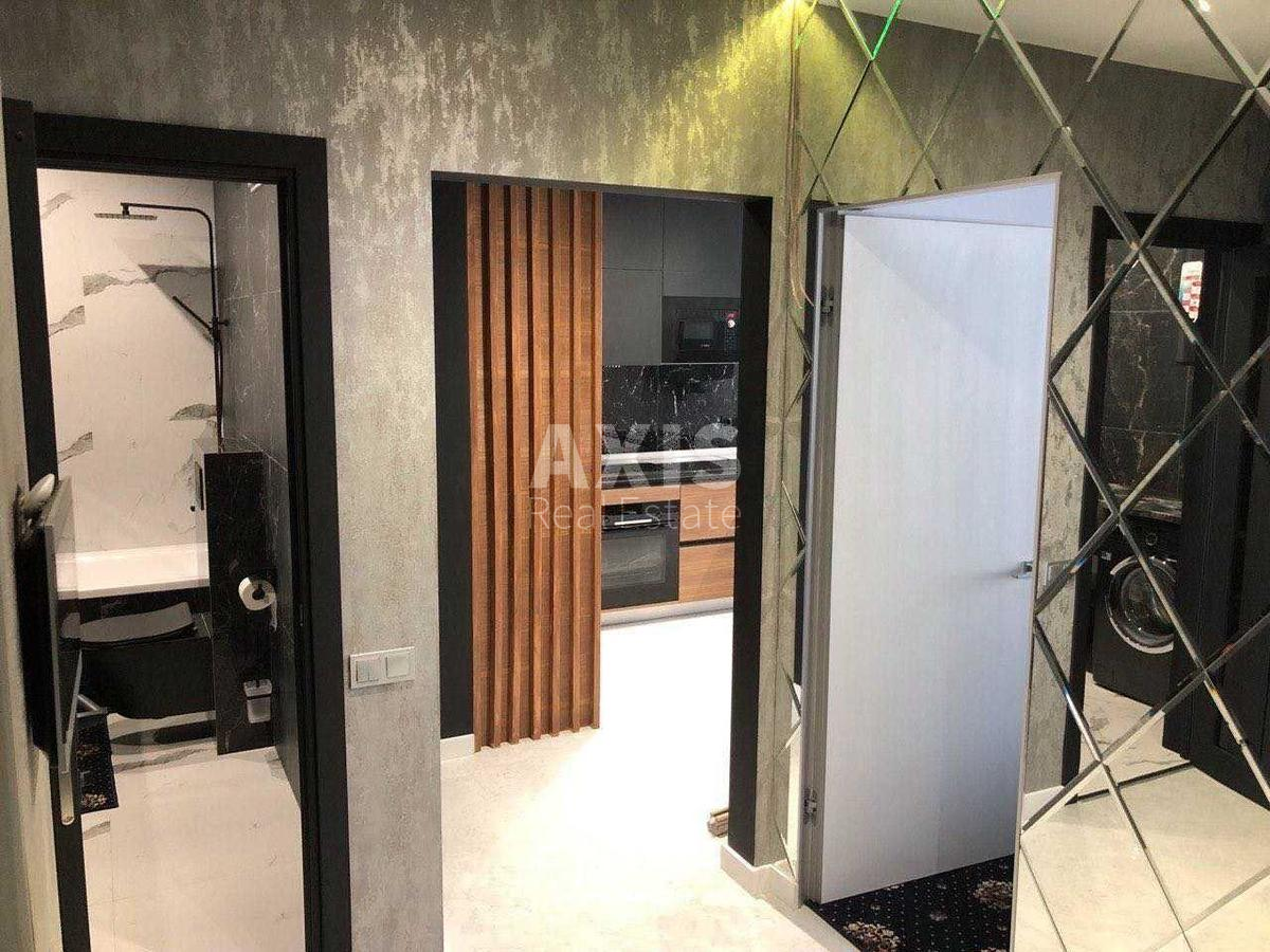2k apartment vul. Sverstjuka Jevgena 40