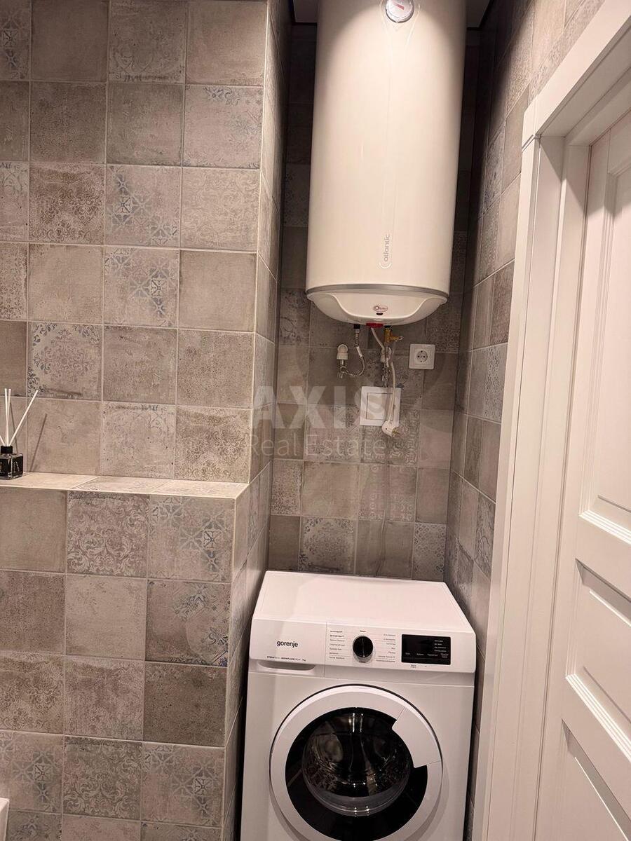 1k apartment pr-t Povitroflots'kyj 562