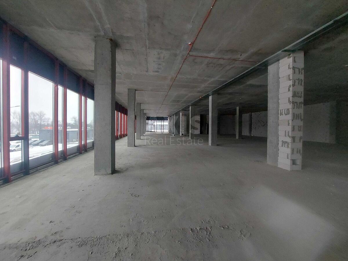 Trade object nab. Dniprovs'ka 15, 600m211
