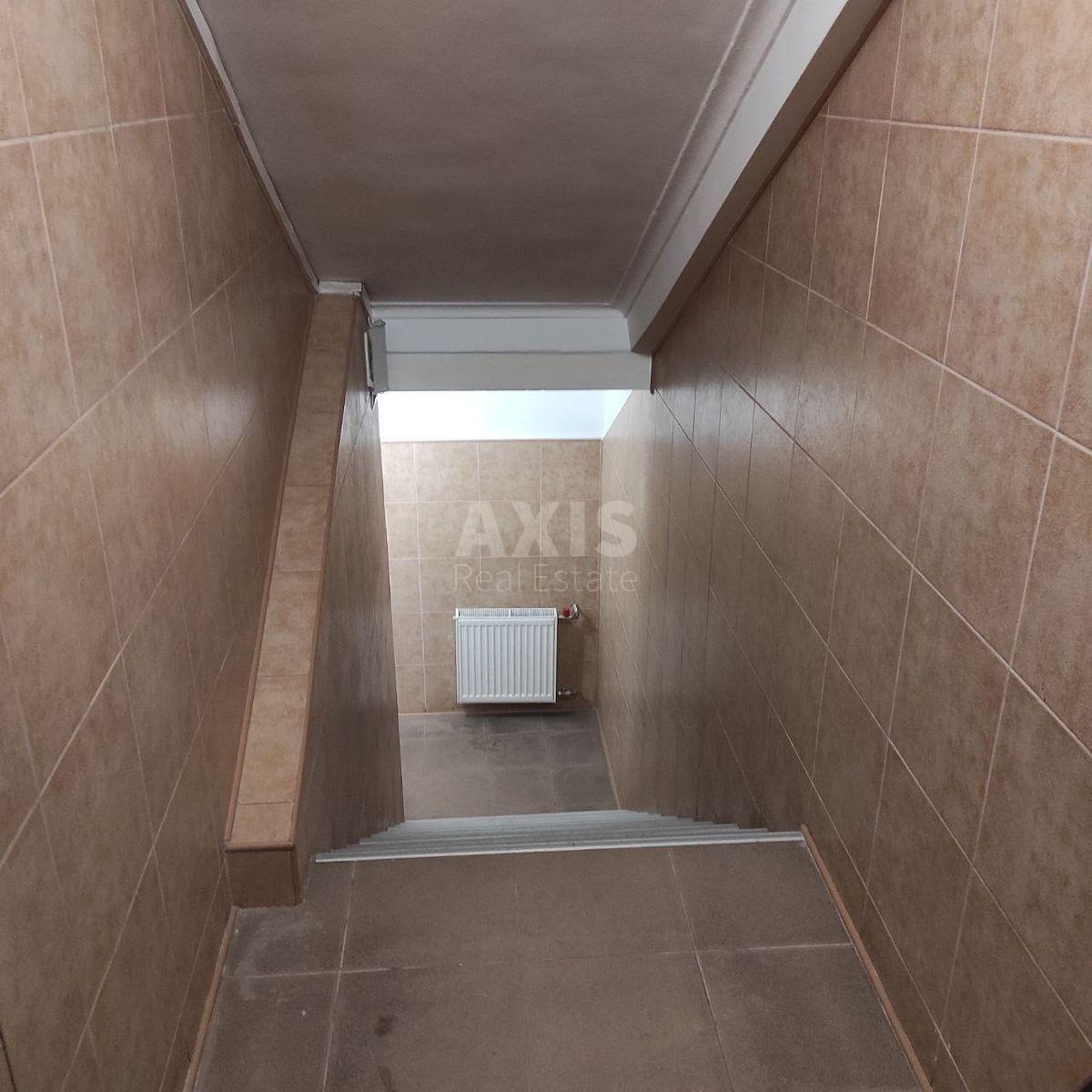 Office vul. Lypkivs'kogo Vasylja Mytropolyta 40, 45m26