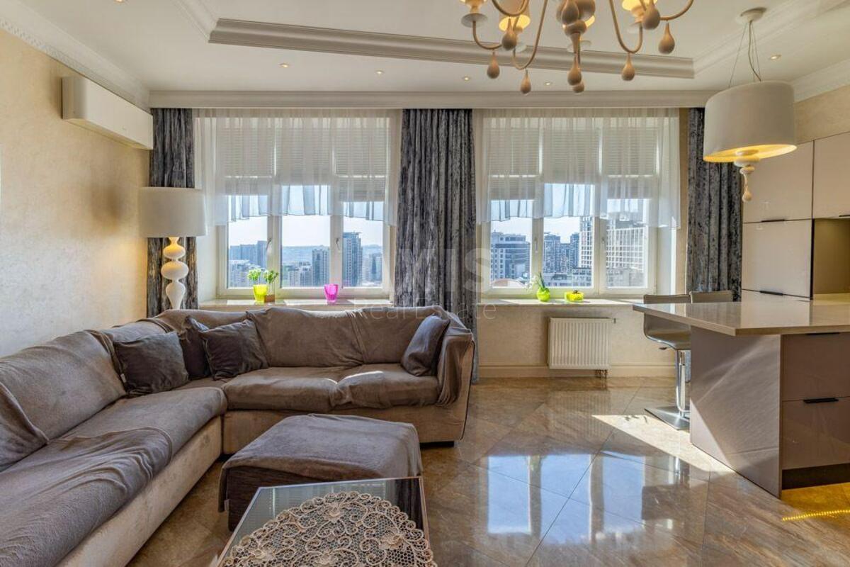 3k apartment vul. Jevgena Konoval'cja 36В2