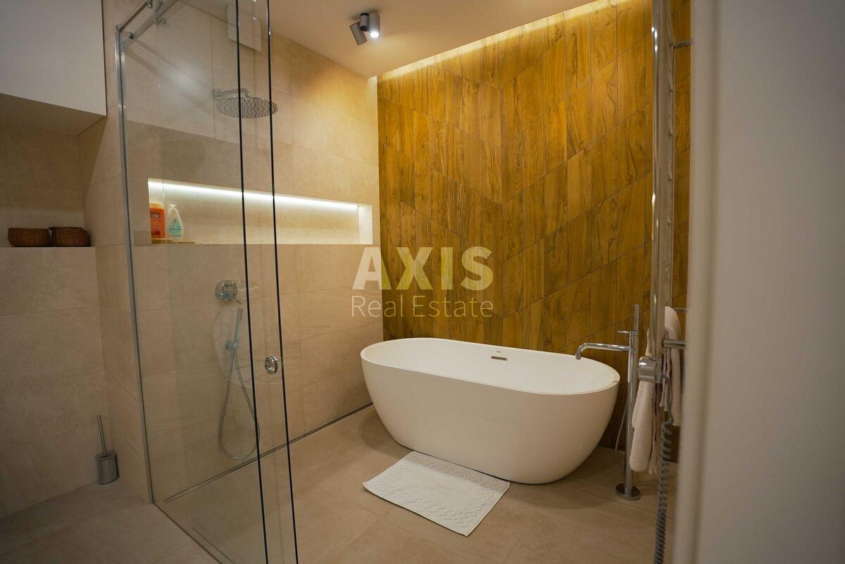 3k apartment vul. Dragomyrova Myhajla 208