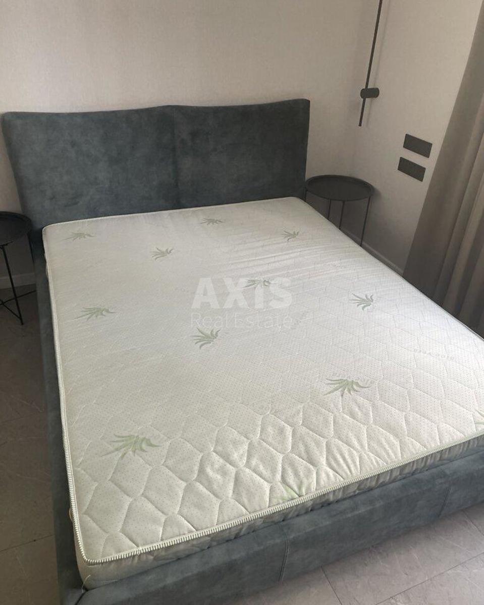 1k apartment vul. Dragomyrova Myhajla 14А4