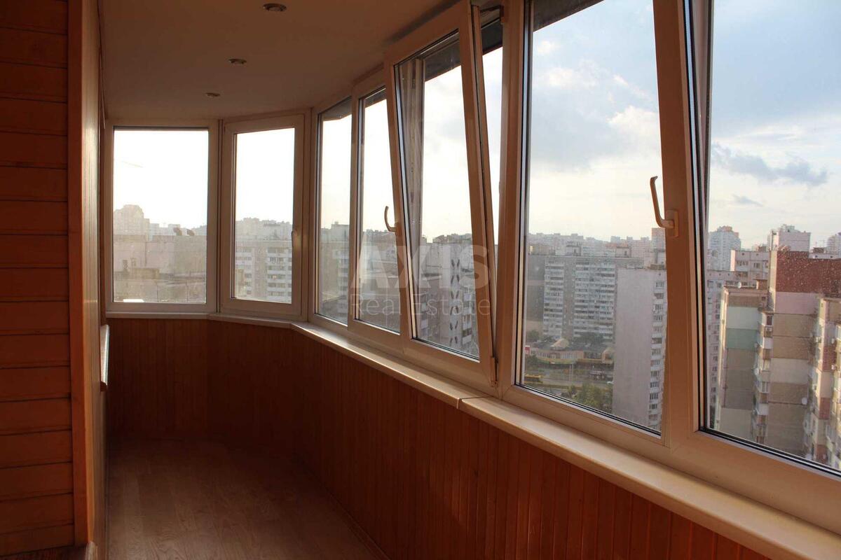 4k apartment vul. Ahmatovoi' Anny 13559247
