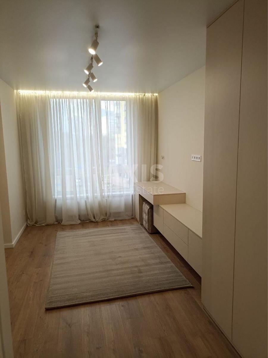 2k apartment vul. Radchenka Petra 275