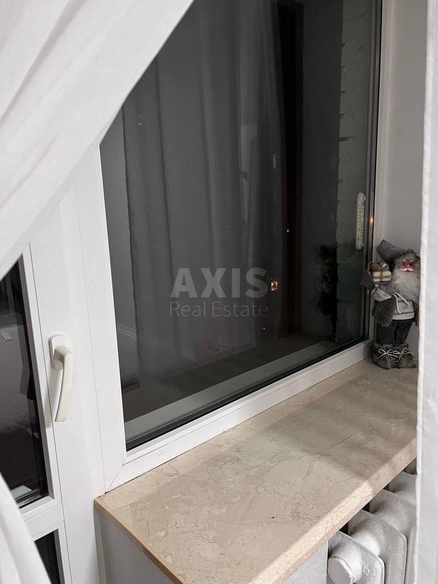 1k apartment vul. Lobanovs'kogo 11