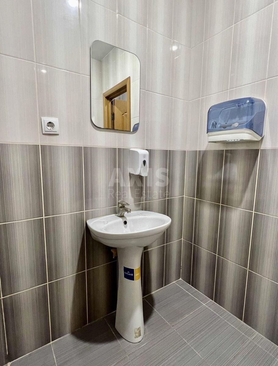 Office vul. Nyzhnij Val 15, 101m24