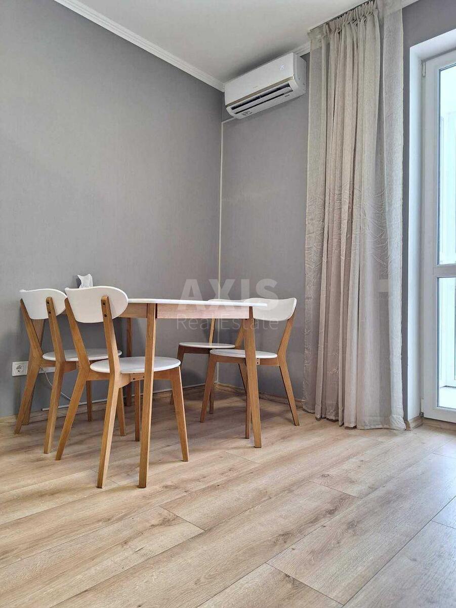 1k apartment vul. Grechka Marshala 10Б4