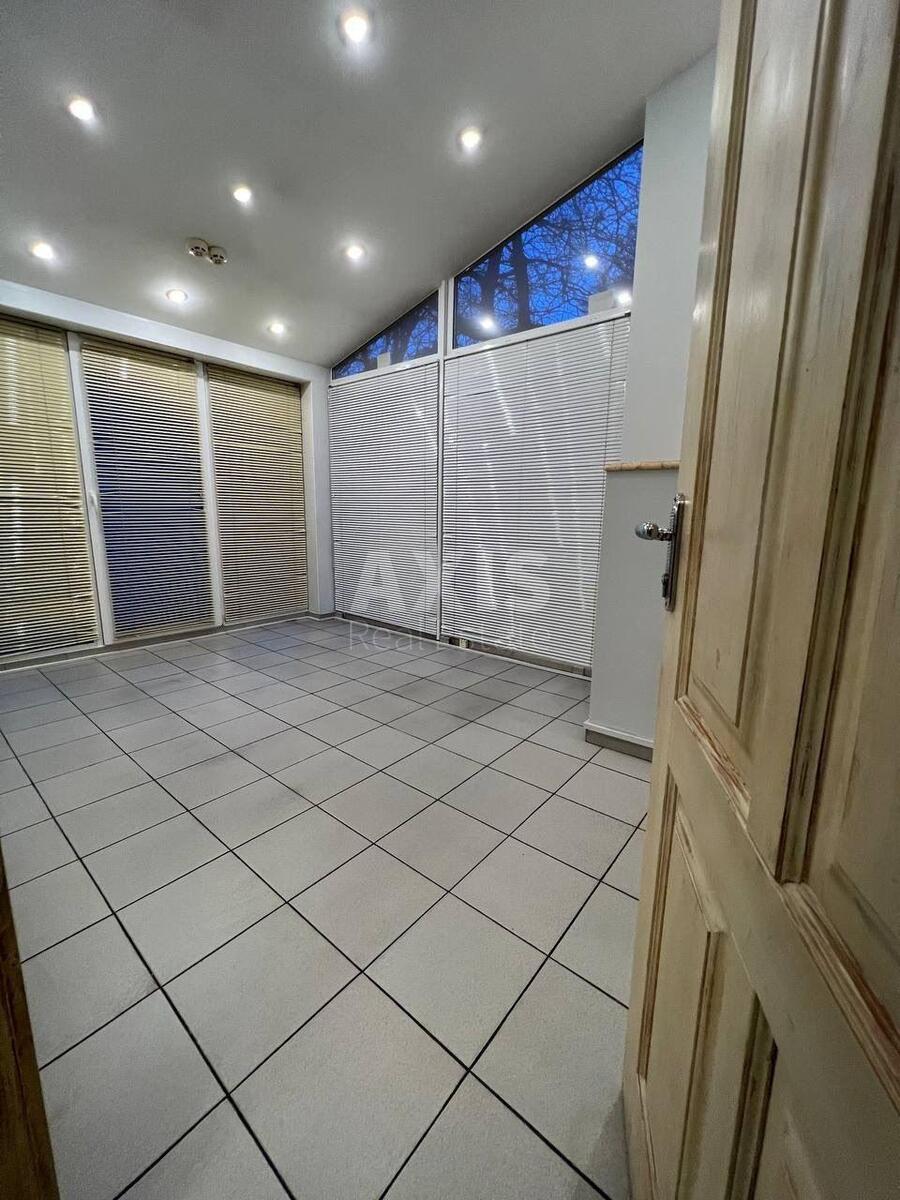 Office bul. Shevchenka Tarasa 48, 150m25738511