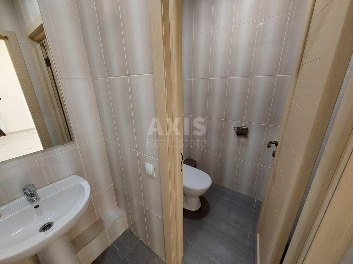 Office vul. Kostjantynivs'ka 75, 90m28