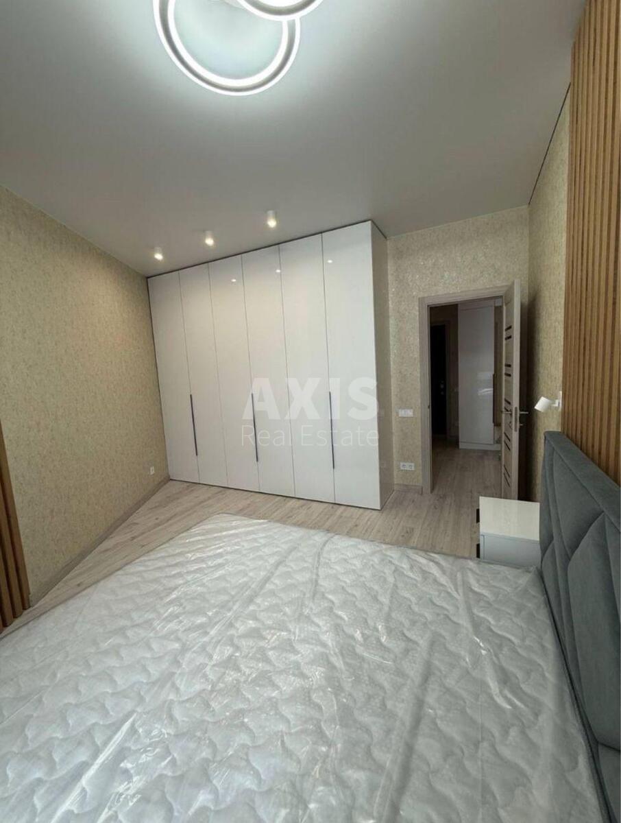 2k apartment vul. Myhajla Maksymovycha 241
