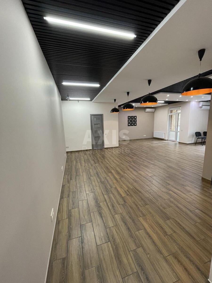Office vul. Jevgena Konoval'cja 36Е, 120m2576883