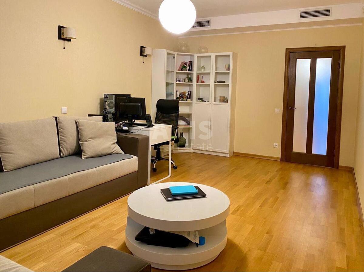 3к квартира ул. Ахматовой Анны 317
