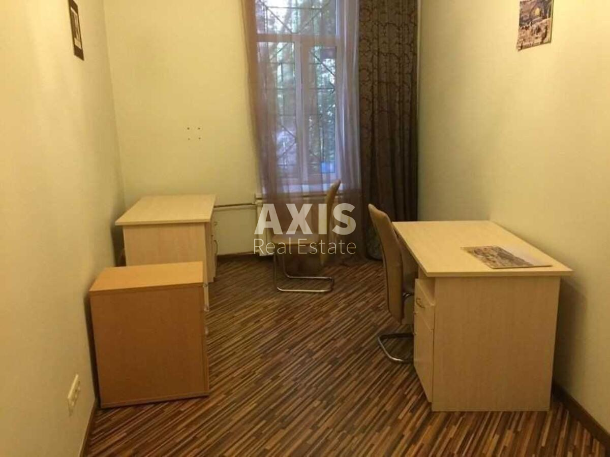 Office vul. Saksagans'kogo 49, 90m21
