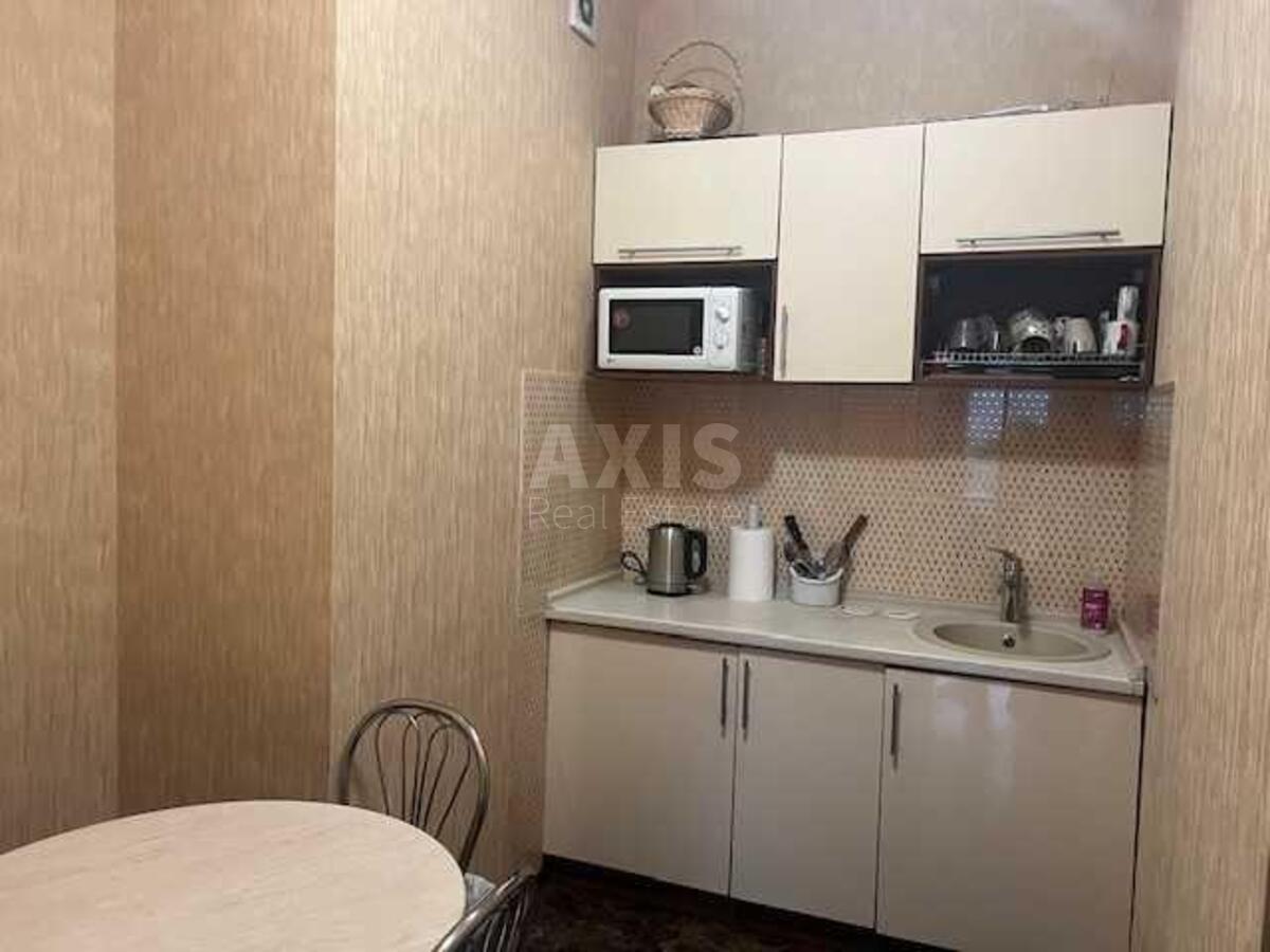 Office vul. Antonovycha 13, 85m210