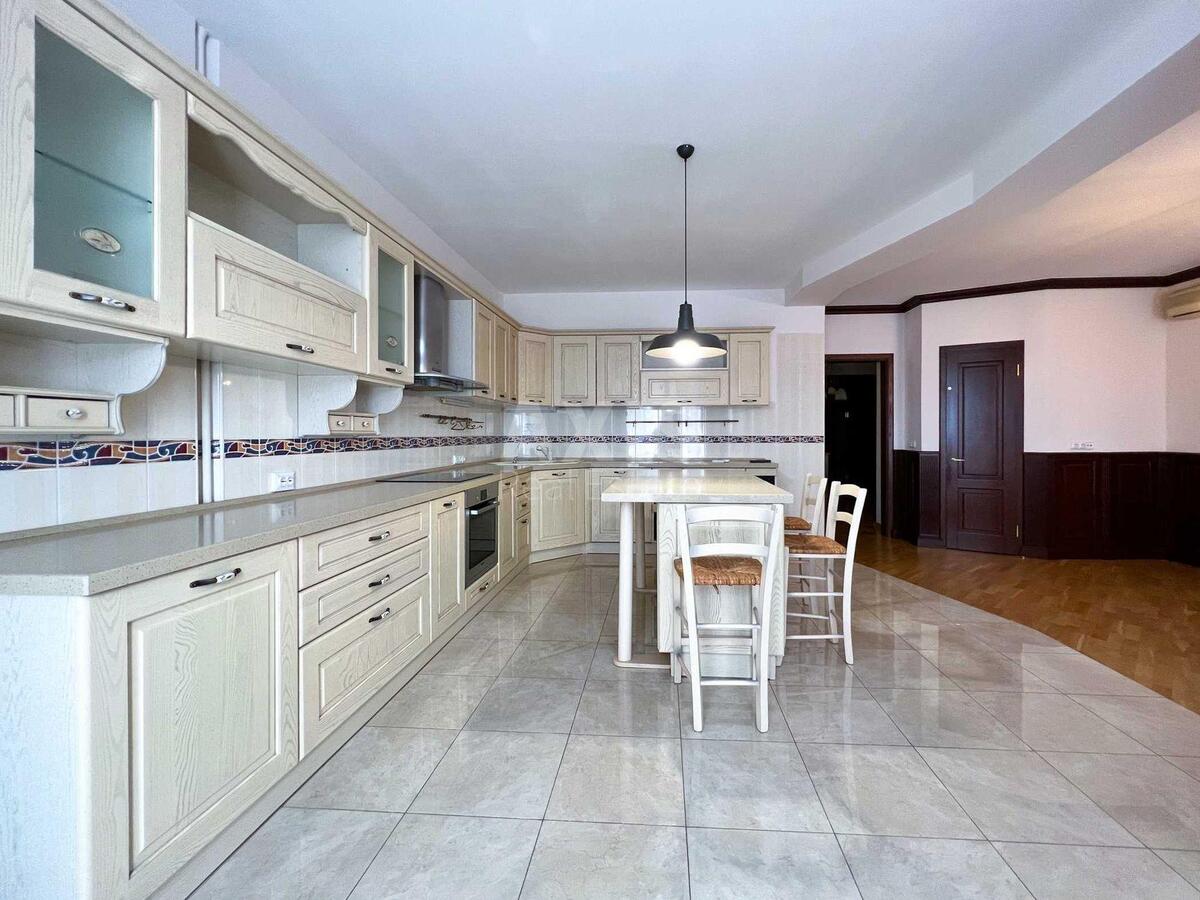 4k apartment vul. Kudrjavs'ka 13/191