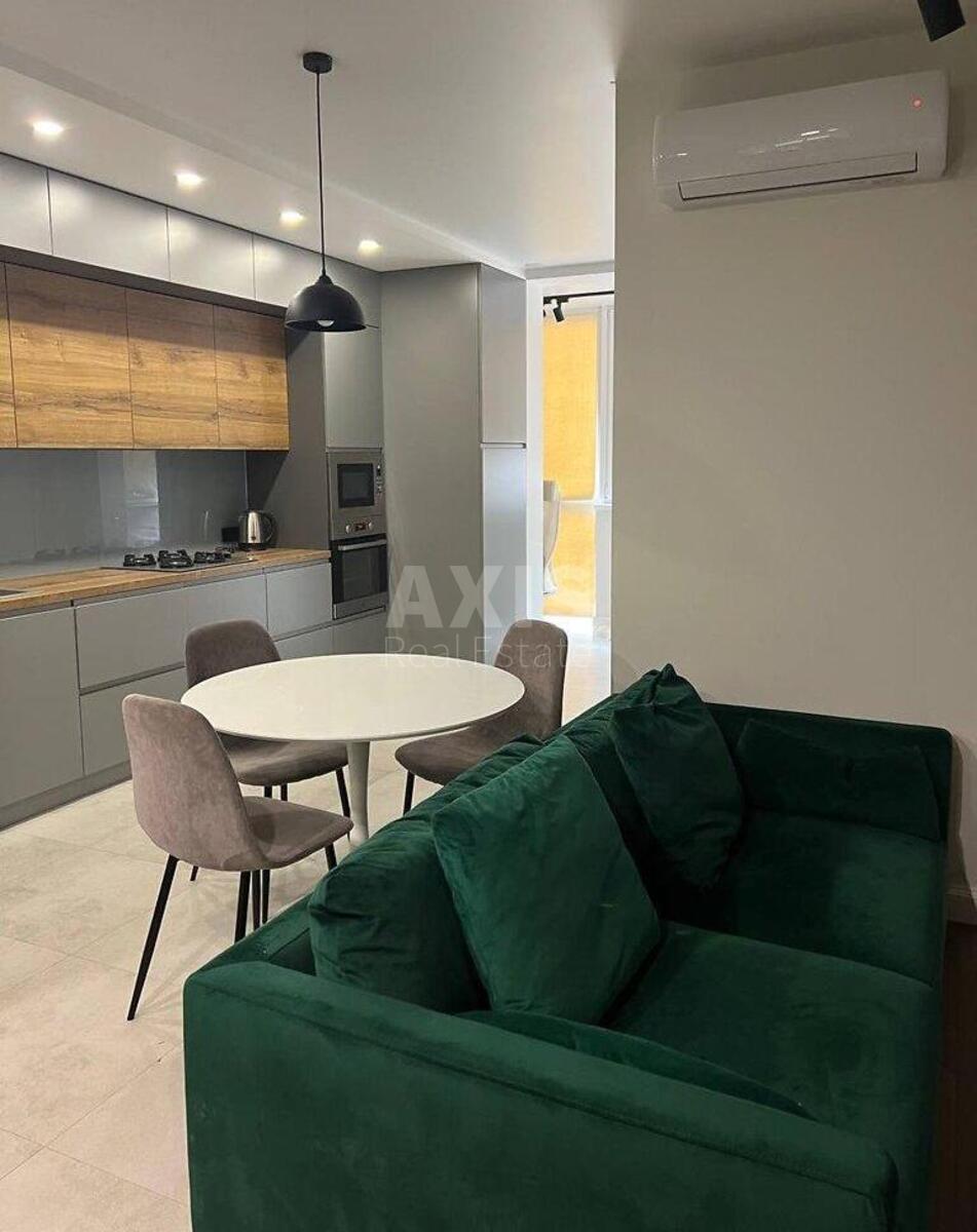 1k apartment vul. Glybochyc'ka 13/51
