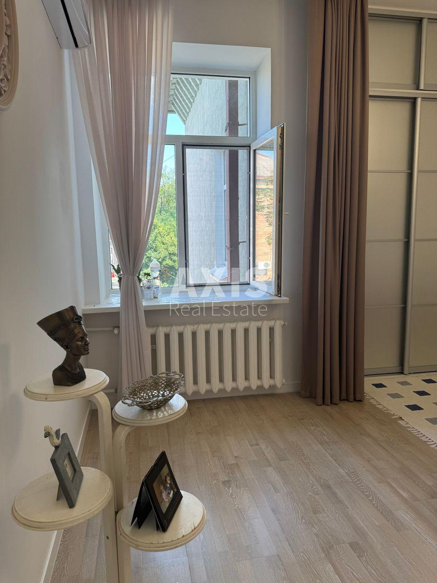 4k apartment vul. Kost'ol'na 155787710